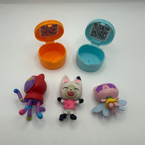 Gabby's Dollhouse Toy Lot 3 Figures and 2 Boxes Pandy Paws Kitty Fairy DJ Catnip - Picture 2 of 4